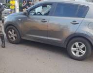 Imagen del auto donde fue asesinada la abogada Claudia Martínez, directora de Seguridad Ciudadana y Control Territorial del Municipio de Portoviejo.