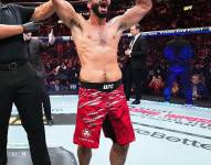 Aiemann Zahabi celebra su victoria contra José Aldo en la UFC