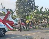 Imagen de una avioneta caída en la vía Mariscal Sucre-Lorenzo de Garaicoa en Guayas, la tarde de este martes 15 de julio.
