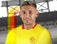 Juan Cruz posa la camiseta de Aucas