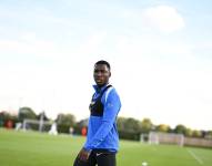 Moisés Caicedo en un entrenamiento con el Chelsea