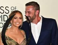 Jennifer López y Ben Affleck en la alfombra roja del Beso de una mujer araña.