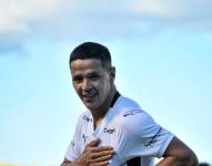 Alex Arce celebra un gol con Liga de Quito en Liga Pro