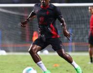 Pervis Estupiñán ya debutó con el AC Milan en Italia.