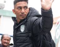 El experimentado delantero ecuatoriano no pudo rematar al arco.