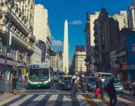 Imagen tomada del Obelisco de Buenos Aires, subida el 20 de septiembre de 2020 a la plataforma gratuita Unsplash.