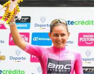 La ciclista ecuatoriana, Esther Galarza, es la líder de la Vuelta a Colombia