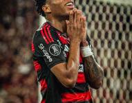 Gonzalo Plata, de Flamengo, recibió la tarjeta roja este miércoles, en un partido de semifinal de la Copa Libertadores entre Racing y Flamengo en el estadio Presidente Perón, en Avellaneda.