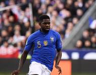 Samuel Umtiti en un partido con la selección de Francia