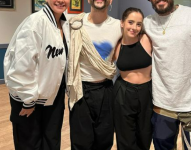 María Paulina Escobar, Camilo, Evaluna y el Chito posaron para la foto que mostró el evento.