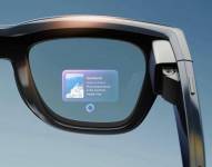 Meta Ray-Ban Display une el estilo clásico de Ray-Ban con una pantalla incorporada capaz de mostrar mapas, mensajes y traducciones al instante.