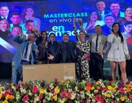 Elenco de En Contacto en la masterclass de Guayaquil.