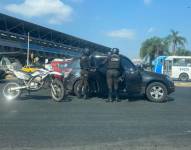 Pasadas las 09:00 de este sábado, en la avenida Benjamín Rosales, junto a la terminal terrestre Jaime Roldós Aguilera, hubo otro procedimiento policial que incluyó disparos.