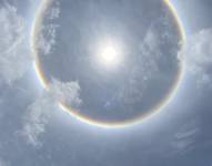 En diferentes ciudades de Ecuador se divisó un halo solar.