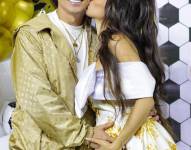 Don Day y Elizabeth Cader durante su ceremonia de Gender Reveal.