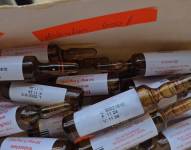 En varios empaques se había borrado las fechas de caducidad y las leyendas que advierten que se trata de muestras médicas, cuya venta está prohibida.