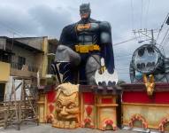 En la calle Alcedo y La 15 se puede encontrar la figura gigante de Batman.