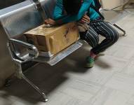 Un bebé murió en el hospital de Macas, su cuerpo fue entregado en una caja de cartón.