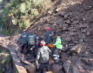 Las labores de búsqueda y rescate continúan en Baños.