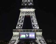 Fotografía de la Torre Eiffel con las banderas palestina y de Israel tomada por Anne Hidalgo. París apoya la iniciativa presentada ante las Naciones Unidas por el presidente de la República Francesa para el reconocimiento del Estado de Palestina.