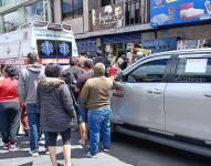Una ambulancia llegó hasta el sitio de la balacera.