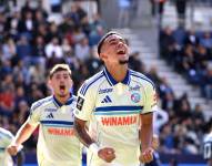Kendry Páez celebrando su primer gol en Francia.