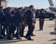 Charlie Kirk fue trasladado a Arizona acompañado del vicepresidente de EE. UU.