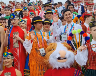 Grupo de danza ecuatoriana en Seúl, Corea del Sur