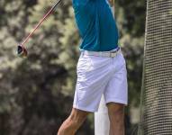 Rafael Nadal juega golf antes de viajar a Wimbledon