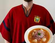 Ibai con un poncho ecuatoriano y un encebollado