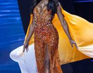 Miss Jamaica durante su presentación en traje de gala.