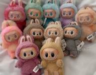 Joven Rusa vende su alma para comprar un Labubu y entrada para un concierto