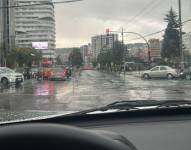 Una fuerte lluvia con tormenta eléctrica se registró en todo Quito.