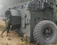 Imagen del vehículo Cobra que se volcó en Azuay.