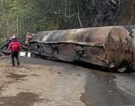 El tanquero siniestrado en la vía Las Mercedes - Los Bancos.