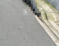 Imagen de un cadáver hallado en Las Malvinas, sur de Guayaquil.