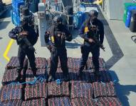 44 bultos con droga fueron decomisados al sureste de las Islas Galápagos