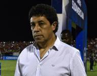 El entrenador de Mushuc Runa, Paúl Vélez, en un partido por Copa Sudamericana