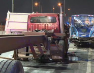 Un choque entre un bus y un tráiler en el noroeste de Guayaquil dejó 11 heridos