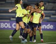 La Selección de Ecuador celebra el gol de Lía Rodríguez