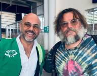 Jack Black en las instalaciones del Aeropuerto Ecológico de Galápagos.