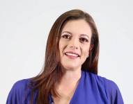 Karla Torres Reina de Quito 2004 - 2005