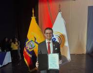 Luigi García cuando recibió las credenciales de asambleísta por Pichincha para el periodo 2025-2029.