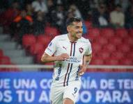Lisandro Alzugaray celebra un gol con Liga de Quito contra Deportivo Cuenca por los cuartos de final de la Copa Ecuador