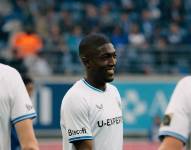 Joel Ordóñez presiona al Club Brujas para salir al Olympique de Marsella.