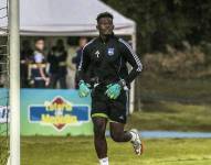 Gilmar Napa tuvo un grave error en el partido entre Emelec y Deportivo Cali.