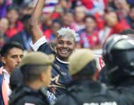 Marcos Olmedo celebra su título con El Nacional al quedar campeón de la Copa Ecuador 2024