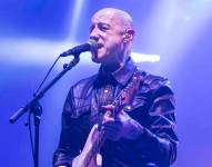 Jorge Martínez es el vocalista y líder de Ilegales, una de las bandas de rock en español más influyentes.