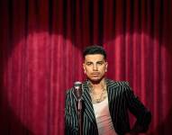 Rauw Alejandro en los promocionales de la Cosa Nuestra World Tour.