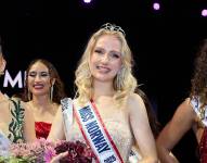 Miss Noruega en su coronación.